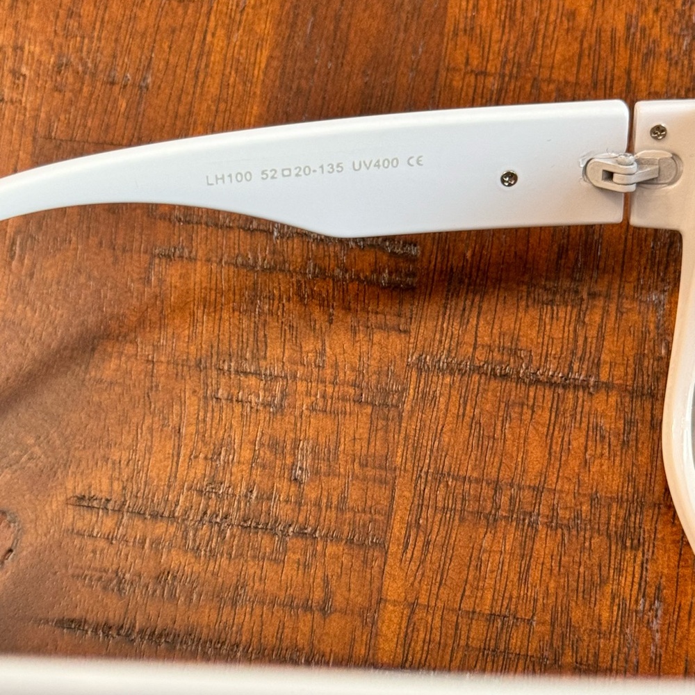 White Pretty Fendi Sunglasses - Picture 5 of 5